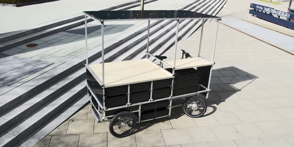 XYZ CARGO FOOD TRUCK