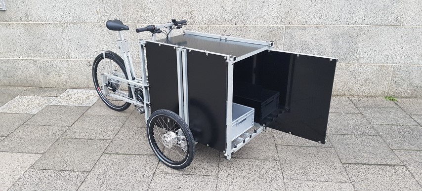 XYZ CARGO TRIKE with high Box and front door